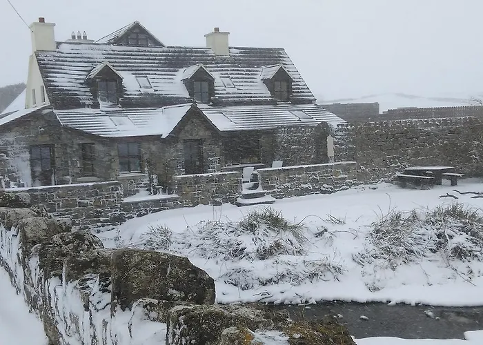 Aille River Tourist Hostel And Campsite Doolin